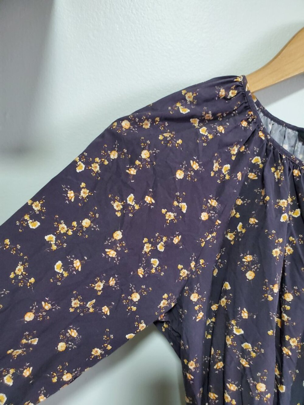 RAILS Sal Midi Dress Dark Romantic Floral XS 3/4 Puff Sleeve Ruffle Clasp Neck - Picture 5 of 16